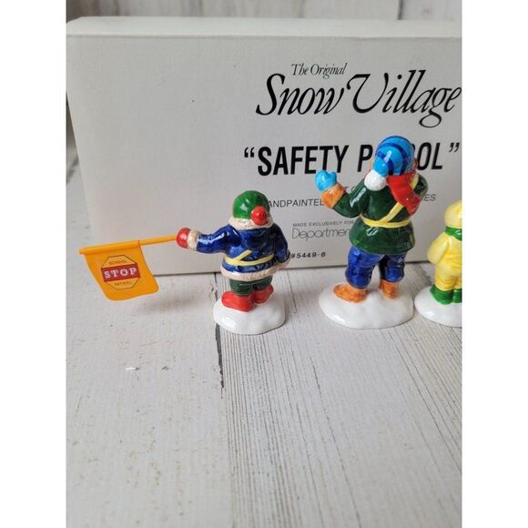 Dept 56 54496 Safety Patrol snow village accessory Xmas - Picture 6 of 7